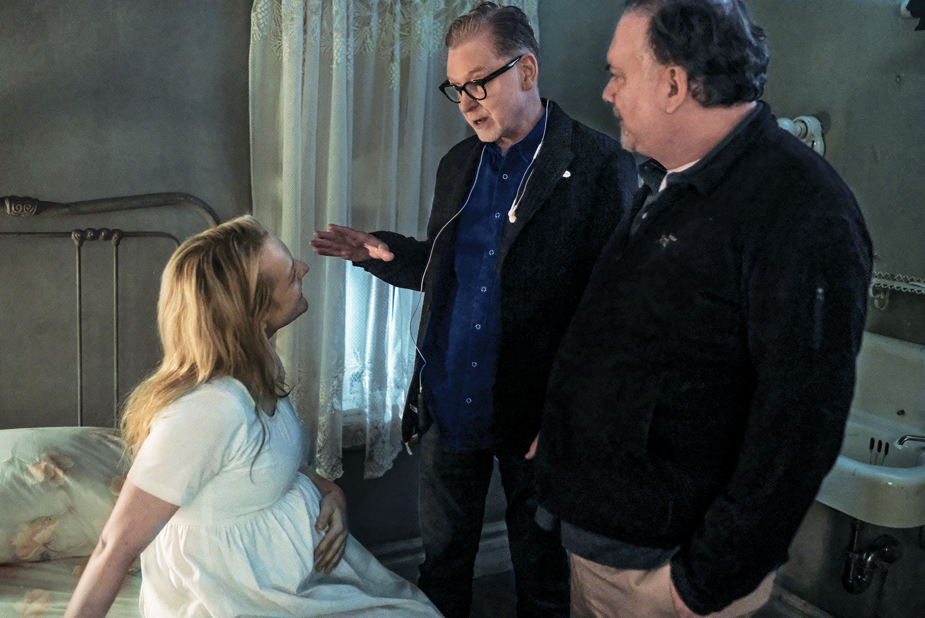 Elizabeth Moss, Producer Warren Littlefield, and Bruce Miller on set