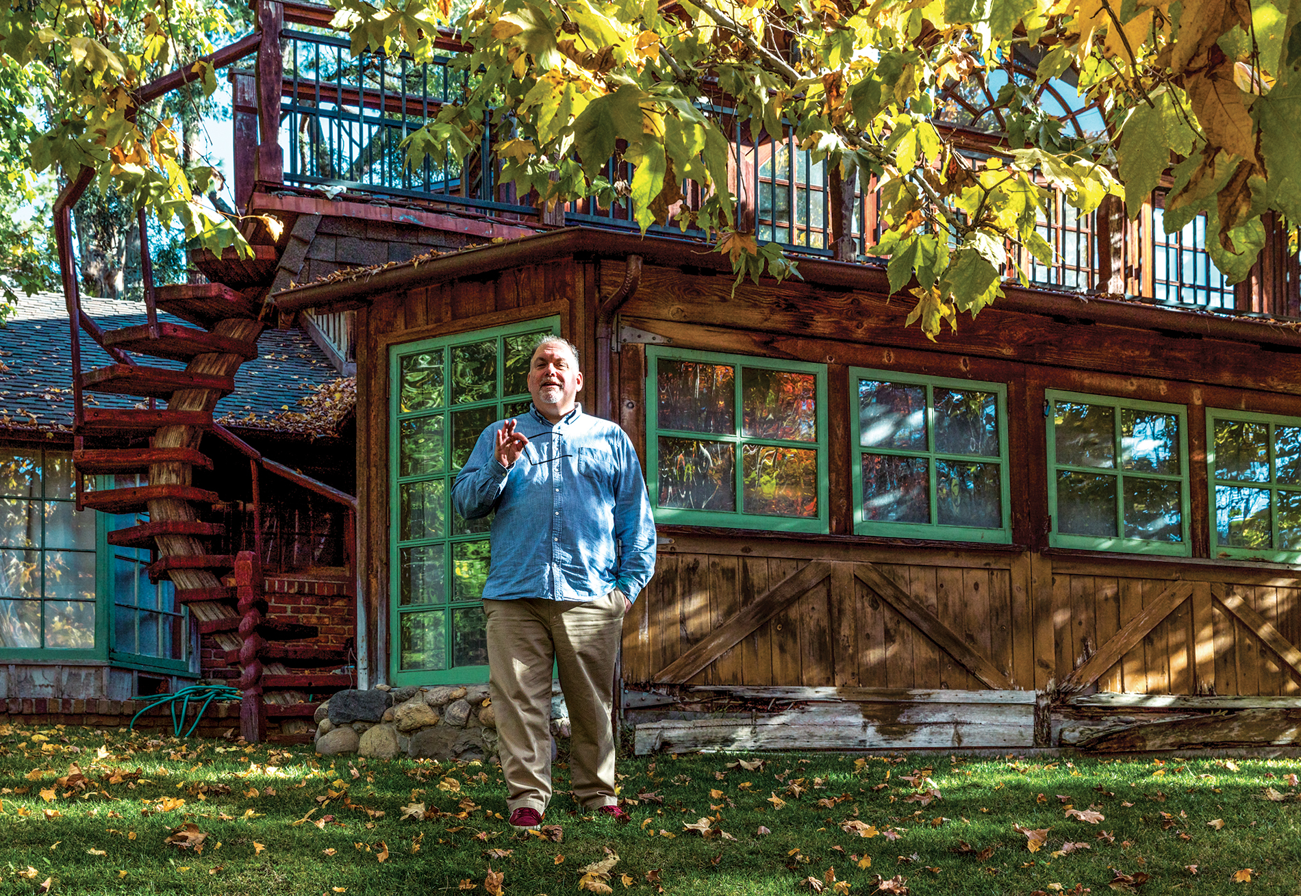 portrait of Bruce Miller in his yard