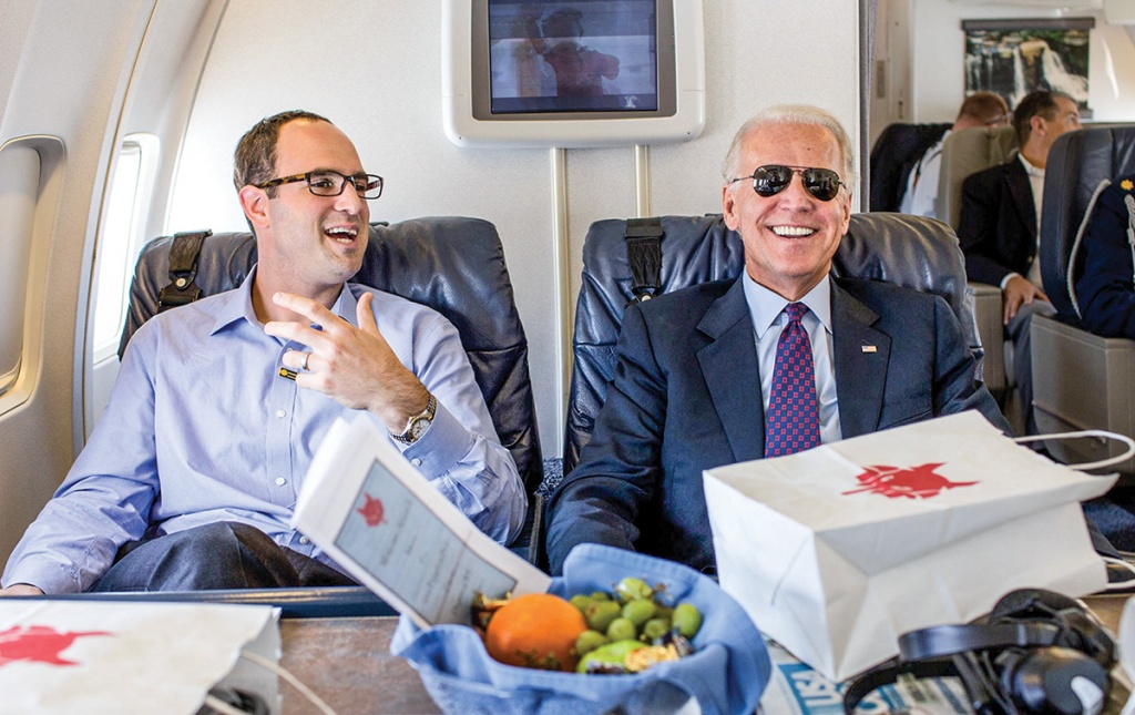 Image of Jeffrey Nussbaum with then Vice-President Biden on a plane/Official White House Photo