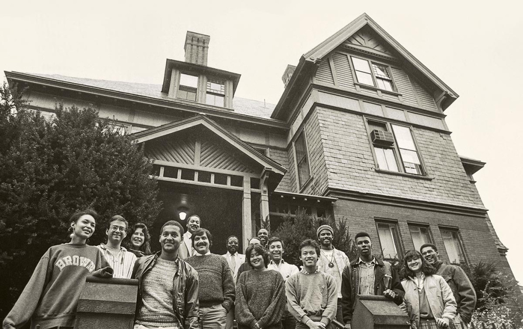 Students in front of Partridge Hall