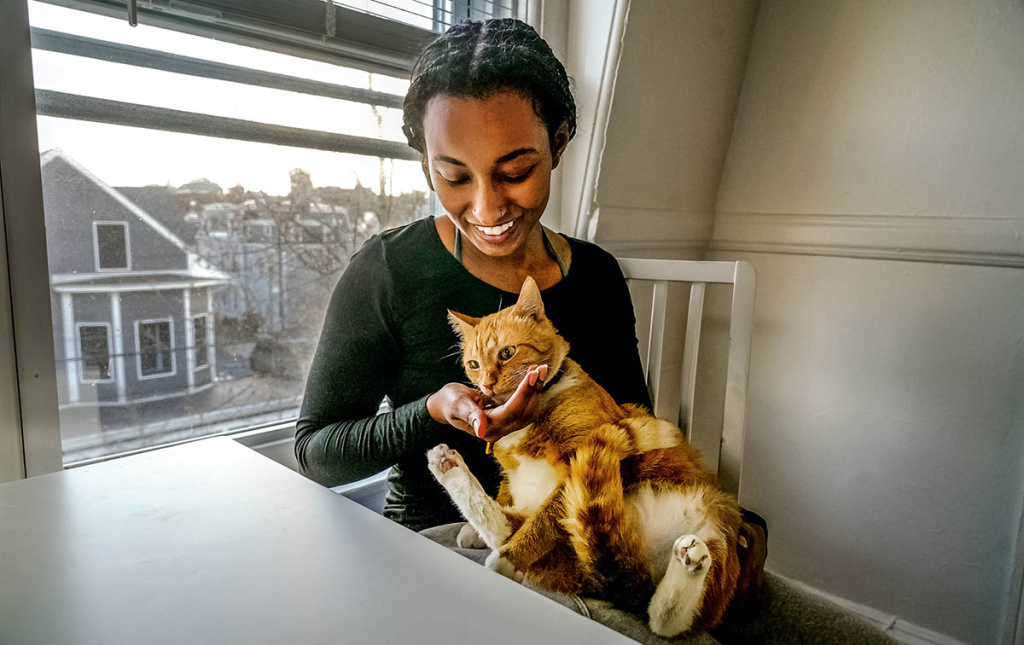 Rahel and a cat