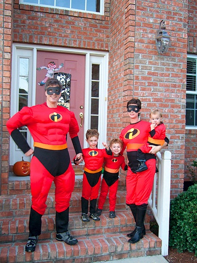 Photo of Randy Pausch and his family dressed up as characters from the Incredibles.