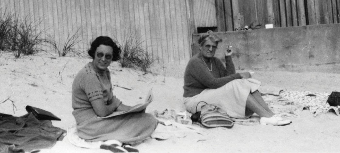 Morriss relaxing with a friend, Ellen Fernon, in 1938. 