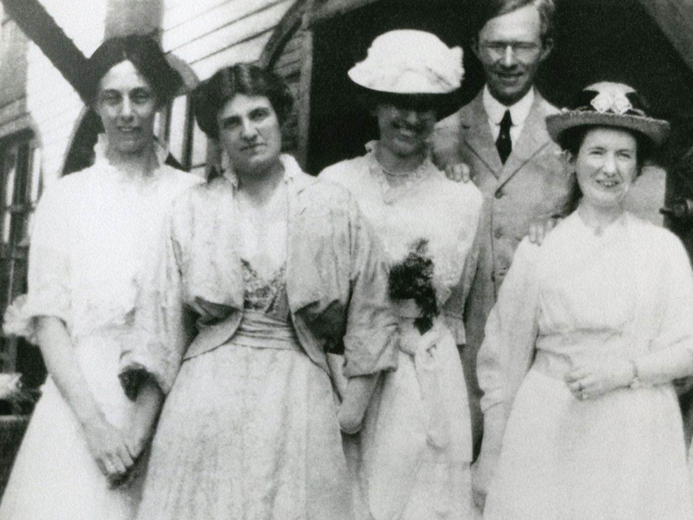 Morriss, second from left, at Mount Holyoke 1915.