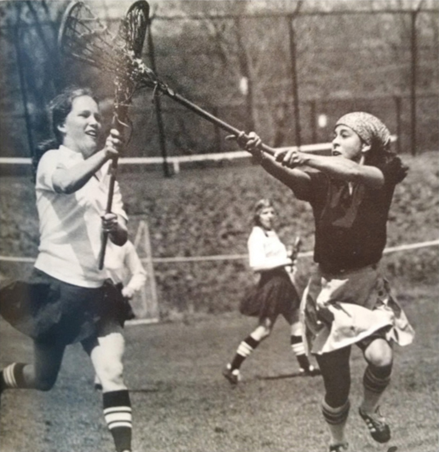 Lacrosse player Genine Fidler ’77 (right)