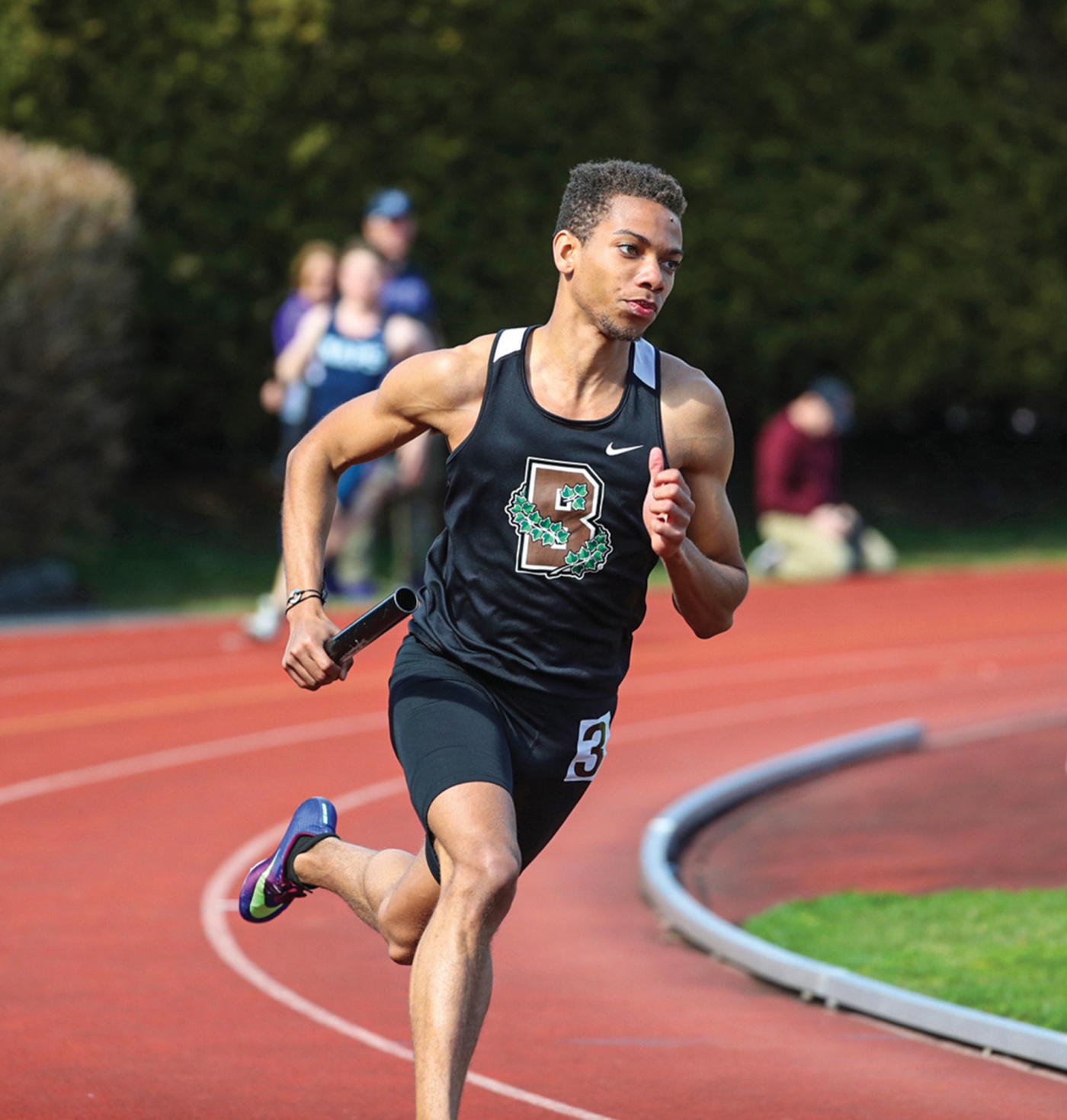 Runner Kevin Boyce ’21 on the track