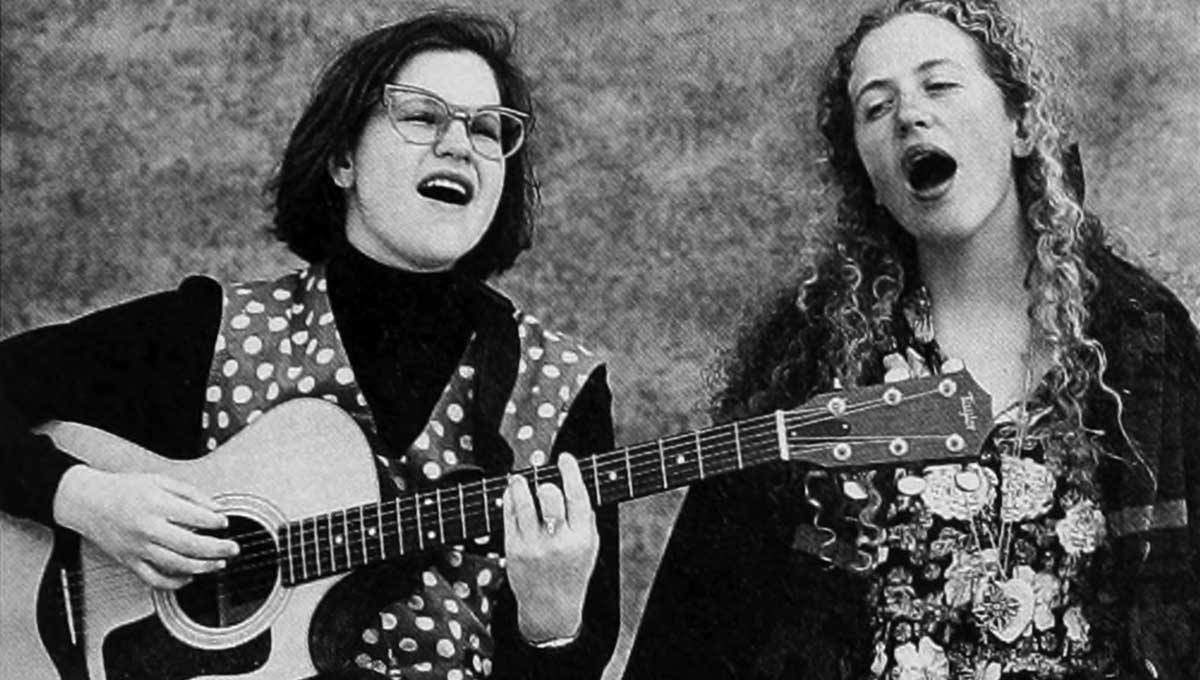 Archival image of Lisa Loeb and Liz Mitchell