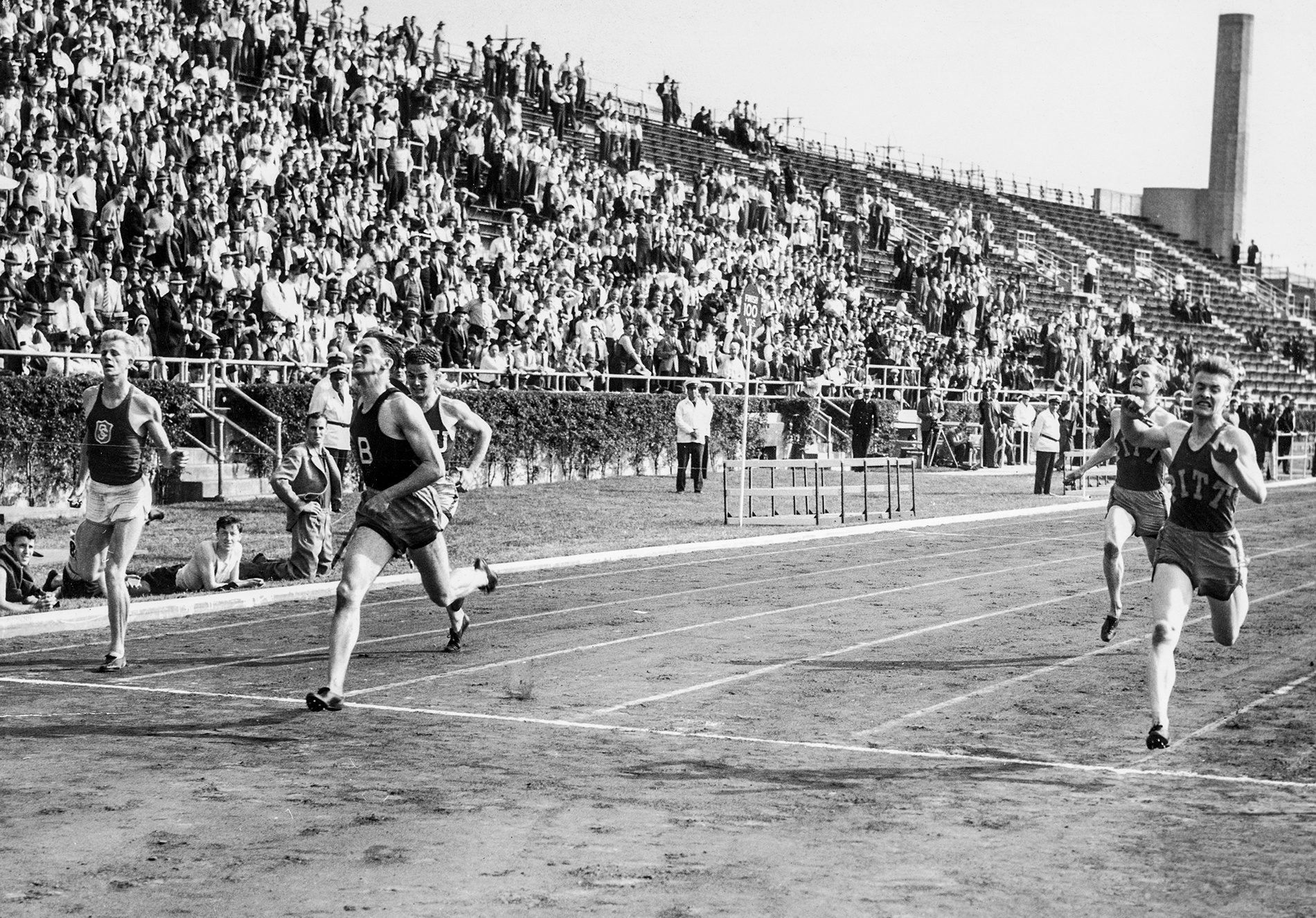 Image of Clapp running the 220-yard dash in 1939