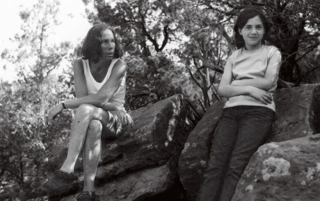 Image of Sonenberg and her mother, Phoebe Helman, in Maine in 1967.