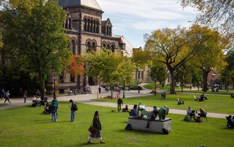 Image of Brown University green with students in front of Faunce House