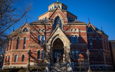 Image of Robinson Hall in early spring.